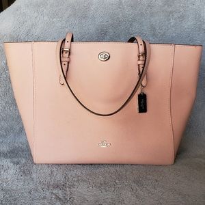 ☺️ Coach - Beautiful Blush Turn-lock Tote